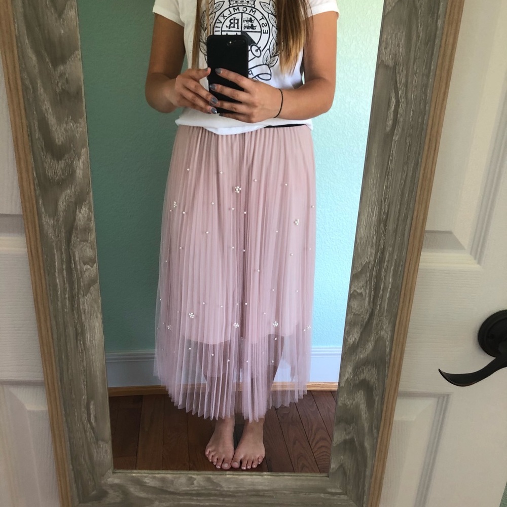 Tile skirt